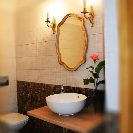 Contessa Apartment *