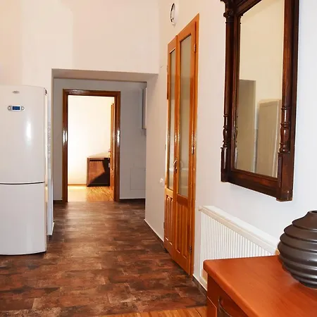Contessa Apartment *